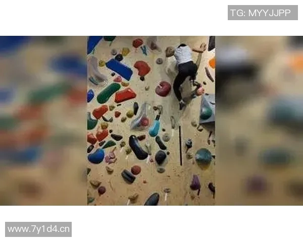 深圳攀岩队灵活性表现分析及其对训练策略的影响探讨 深圳攀岩队灵活性表现分析及其对训练策略的影响探讨